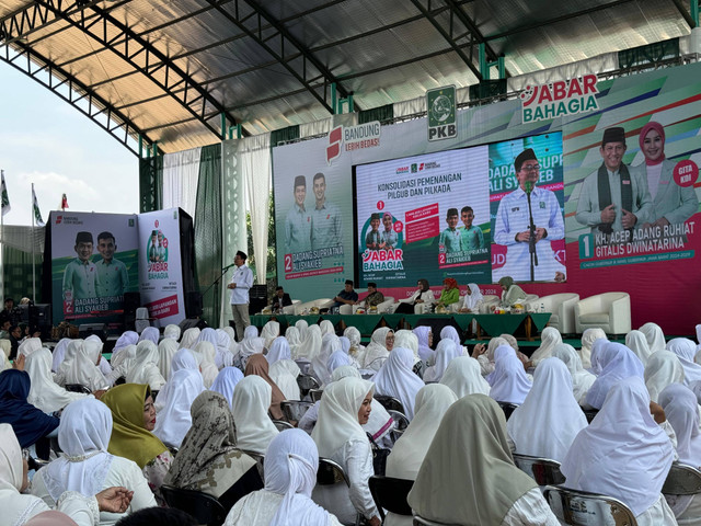 Keluarga Alumni Cipasung dari 27 kota dan kabupaten di Jabar nyatakan dukungan kepada Cagub dan Cawagub Jabar, Acep Adang Ruhiat dan Gitalis Dwi Natarina. (Foto: Istimewa)