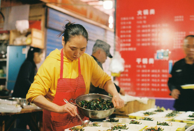 Kuliner di Pasar Oro-Oro Dowo. Foto hanya ilustrasi, bukan tempat sebenarnya. Foto: dok. Unsplash/人约黄昏后