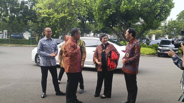 Jajaran pimpinan MPR RI menemui presiden Jokowi di Istana Negara, Jakarta Pusat, Senin (14/10/2024). Foto: Zamachsyari/kumparan