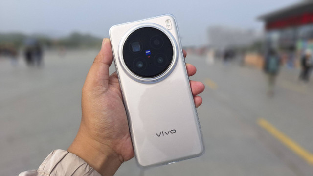 vivo X200 Pro. Foto: Habib Allbi Ferdian/kumparan