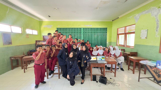 Pelatihan Coding di SDN Gebugan 03 (18/09/2024)