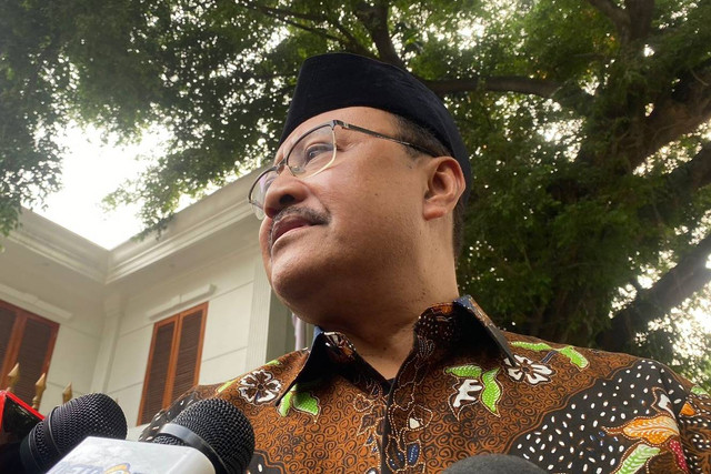 Saifullah Yusuf tiba di kediaman Presiden terpilih Prabowo Subianto di Jalan Kertanegara, Jakarta Selatan, Senin (14/10/2024). Foto: Abid Raihan/kumparan