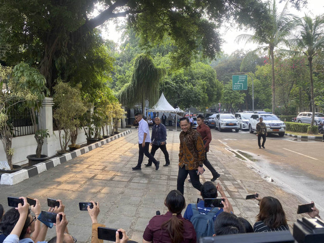 Sejumlah tokoh yang menghadiri rumah Prabowo Subianto di Jalan Kertanegara no. 4, Jakarta Selatan pada Senin (14/10/2024). Foto: Abid Raihan/kumparan