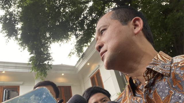 Muhammad Iftitah Sulaiman Suryanagara usai dari kediaman presiden terpilih Prabowo Subianto di Jalan Kertanegara, Jakarta Selatan, Senin (14/10/2024). Foto: Abid Raihan/kumparan