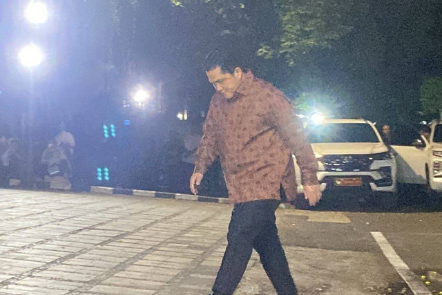 Erick Thohir tiba di kediaman Presiden terpilih Prabowo Subianto di Jalan Kertanegara, Jakarta Selatan, Senin (14/10/2024). Foto: Abid Raihan/kumparan