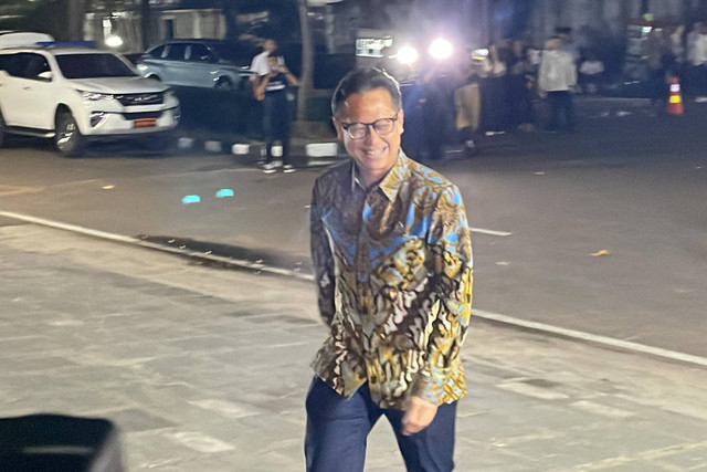 Budi Gunadi Sadikin tiba di kediaman Presiden terpilih Prabowo Subianto di Jalan Kertanegara, Jakarta Selatan, Senin (14/10/2024). Foto: Fadhil Pramudya/kumparan