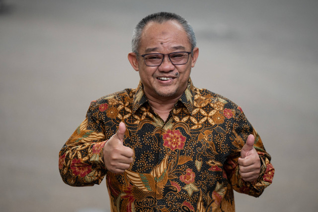 Sekretaris Umum Pimpinan Pusat Muhammadiyah Abdul Mu'ti tiba di kediaman Presiden terpilih Prabowo Subianto, Kertanegara, Jakarta Selatan, Senin (14/10/2024). Foto: Aprillio Akbar/ANTARA FOTO