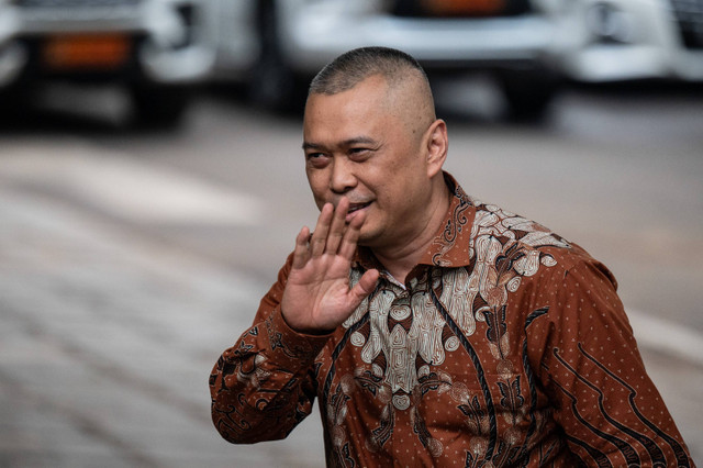 Komisaris PLN Dudy Purwagandhi tiba di kediaman Presiden Terpilih Prabowo Subianto, Kertanegara, Jakarta Selatan, Senin (14/10/2024). Foto: Aprillio Akbar/ANTARA FOTO