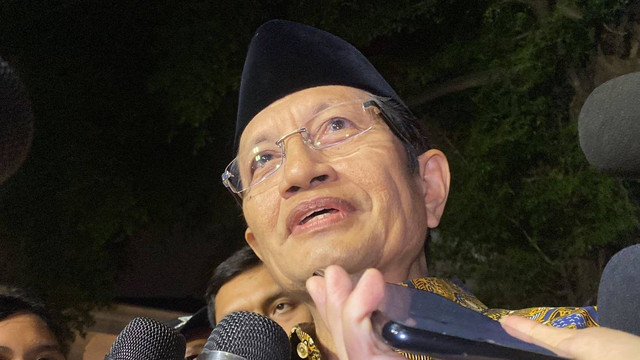 Imam Besar Masjid Istiqlal, Nasaruddin Umar di kediaman Presiden terpilih Prabowo Subianto di Jalan Kertanegara, Jakarta Selatan, Senin (14/10/2024). Foto: Abid Raihan/kumparan