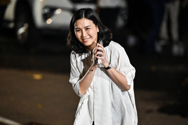 Mantan istri Basuki Tjahaja Purnama, Veronica Tan tiba di kediaman Presiden Terpilih Prabowo Subianto, Kertanegara, Jakarta Selatan, Senin (14/10/2024). Foto: Aprillio Akbar/ANTARA FOTO