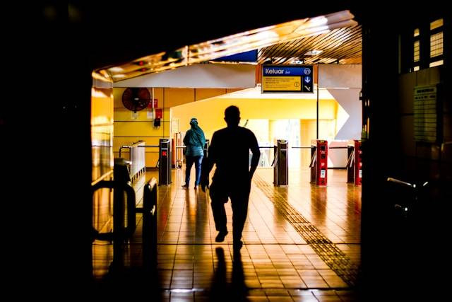 Jarak Stasiun Gondangdia ke Monas. Sumber: Unsplash/Nawfal Makarim