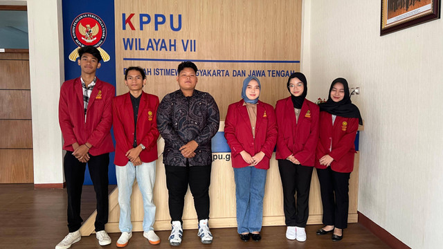 Program Studi Manajemen FEB UMY bekerjasama dengan Pusat Pengembangan Manajemen mengadakan Program MBKM Internal untuk mahasiswa semester 5 di KPPU Wilayah VII DIY JATENG (Sumber : Dokumentasi Pribadi Ghailan Maulidy Azra)