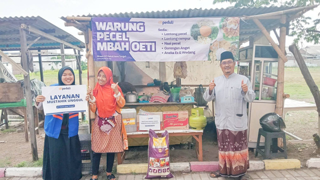 Warung Pecel Mbah Oeti, Harapan Bangkitnya Ekonomi Nur Kasih