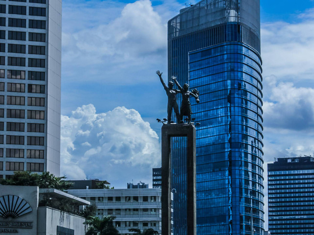 Bentuk Tugu Selamat Datang adalah. Foto Monumen Selamat Datang. Sumber Unsplash Rifki Kurniawan