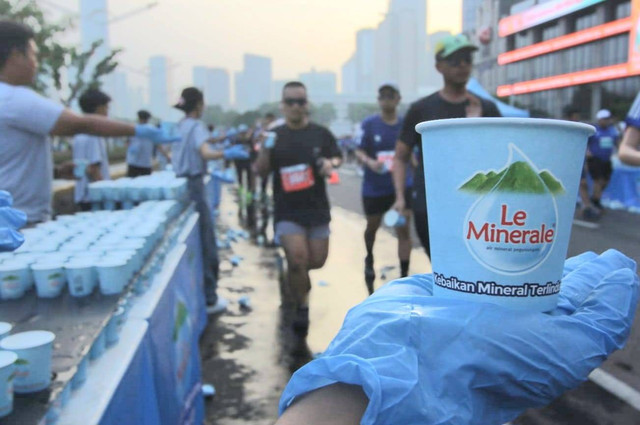 Le Minerale menjadi official mineral water di Jakarta Running Festival 2024. Foto: Istimewa