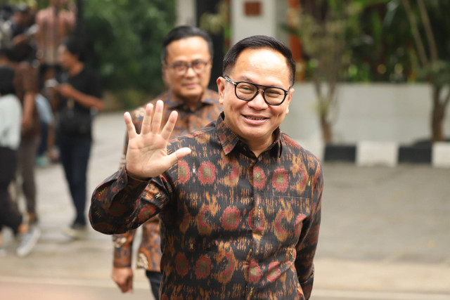 Wakil Menteri BUMN II Kartiko Wirjoatmodjo mendatangi kediaman Presiden terpilih Prabowo Subianto di Jalan Kertanegara, Jakarta Selatan, Selasa (15/10/2024). Foto: Iqbal Firdaus/kumparan