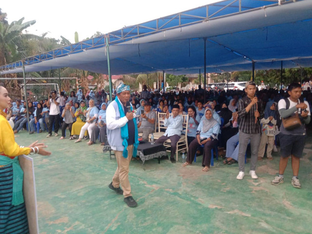 Ir Hugua saat melakukan orasi politiknya di Kota Baubau. Foto: Dok. Istimewa.