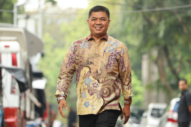 Timses Prabowo-Gibran, Juri Ardiantoro mendatangi kediaman Presiden terpilih Prabowo Subianto di Jalan Kertanegara, Jakarta Selatan, Selasa (15/10/2024). Foto: Iqbal Firdaus/kumparan