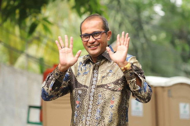 Eddy Hiariej mendatangi kediaman Prabowo Subianto, Selasa (15/10/2024). Foto: Iqbal Firdaus/kumparan