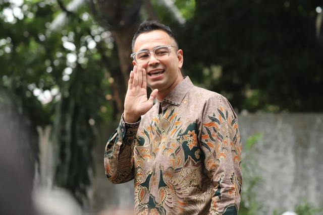 Raffi Ahmad mendatangi kediaman Presiden terpilih Prabowo Subianto di Jalan Kertanegara, Jakarta Selatan, Selasa (15/10/2024). Foto: Iqbal Firdaus/kumparan