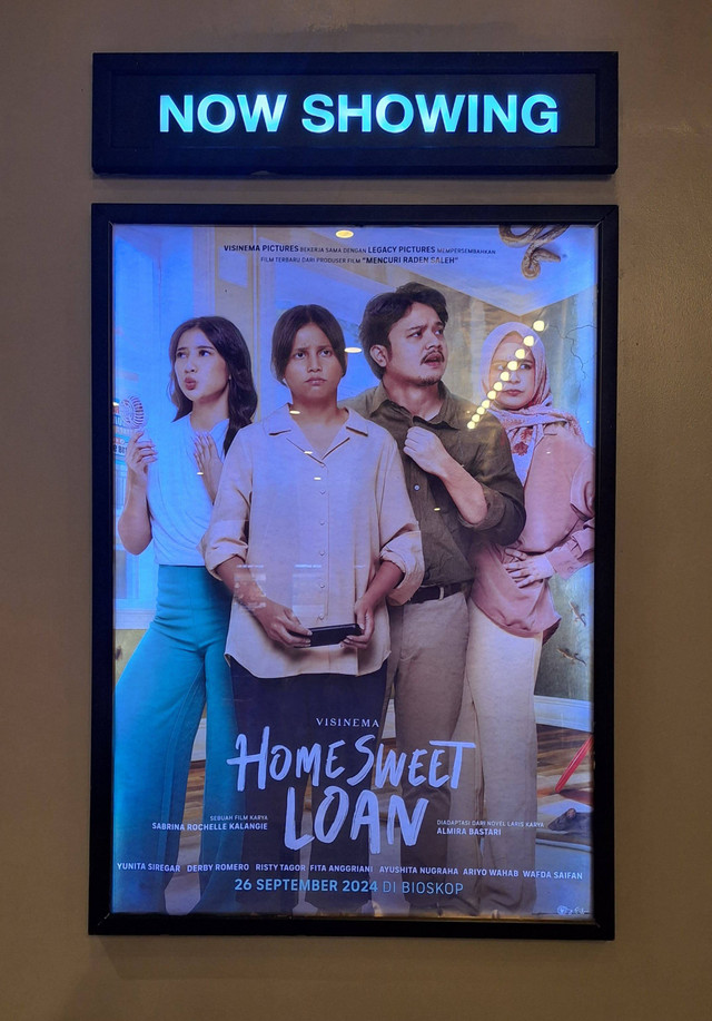 Foto Pribadi: Poster Film Home Sweet Loan