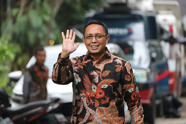 Kepala Badan Komunikasi Kepresidenan Hasan Nasbi mendatangi kediaman Presiden terpilih Prabowo Subianto di Jalan Kertanegara, Jakarta Selatan, Selasa (15/10/2024). Foto: Iqbal Firdaus/kumparan