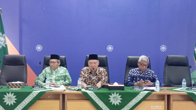 Konferensi pers PP Muhammadiyah menyikapi praktik politik uang dalam Pilkada 2024 di Kantor PP Muhammadiyah Yogyakarta, Selasa (15/10). Foto: Istimewa