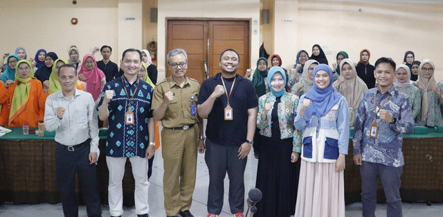 (Dosen S1 Perdagangan Internasional Unisa Bandung berikan Pelatihan dan Pendampingan Penyusunan Laporan Keuangan Berbasis Syariah Kepada UMKM di Kota Bandung, pada hari Senin (08/07/2024. Dokumentasi : Abdul Rozak)