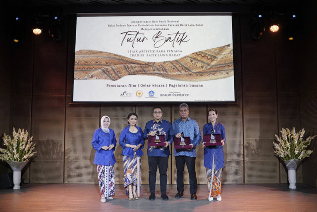 Acara Tutur Batik: Jejak Artistik Para Penjaga Tradisi Batik Jawa Barat di Galeri IndonesiaKaya, Grand Indonesia Mall, Jakarta Pusat, Selasa (15/10/2024). Foto: Dok. Image Dynamics