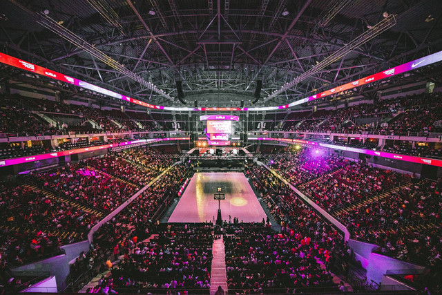 Kapasitas Indonesia Arena untuk Konser. Foto hanya ilustrasi bukan tempat sebenarnya. Sumber foto: Unsplash-JC Gellidon