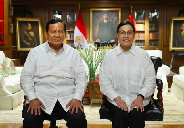 Prabowo dan Sri Mulyani usai pembekalan calon menteri Hambalang Retreat, Rabu (16/10/2024). Foto: Instagram/@smindrawati