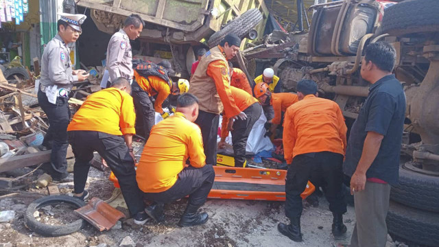 Kecelakaan truk di subang.  Foto: Dok. Istimewa