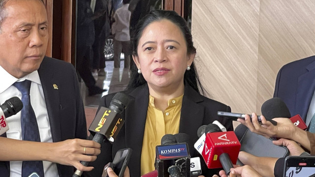 Ketua DPR RI Puan Maharani menjawab pertanyaan awak media saat dijumpai di Kompleks Parlemen, Senayan, Jakarta, Kamis (17/10/2024). Foto: Thomas Bosco/kumparan