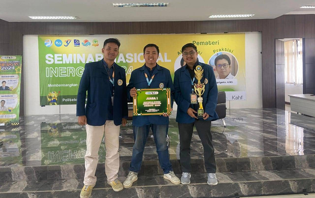 Mabruka Team berhasil meraih juara pertama pada kompetisi Electrical System Drawing Competition (ESDC). Foto: Humas Unair