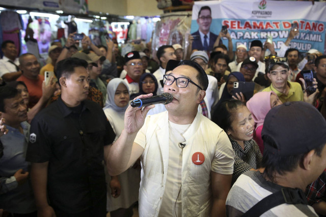 Cagub Jakarta, Ridwan Kamil berkunjung ke Pasar Cipulir Kebayoran Lama, Jakarta Selatan, Kamis (17/10/2024). Foto: Dok. Tim Media Ridwan Kamil