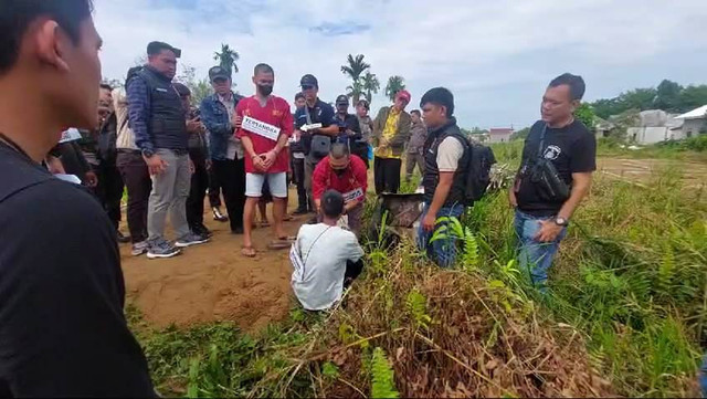 Proses rekonstruksi kasus penganiayaan remaja laki-laki di Pontianak. Foto: Dok. Hi!Pontianak