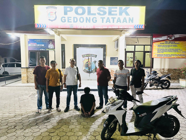 Pelaku yang berhasil diamankan. | Foto: Polsek Gedong Tataan