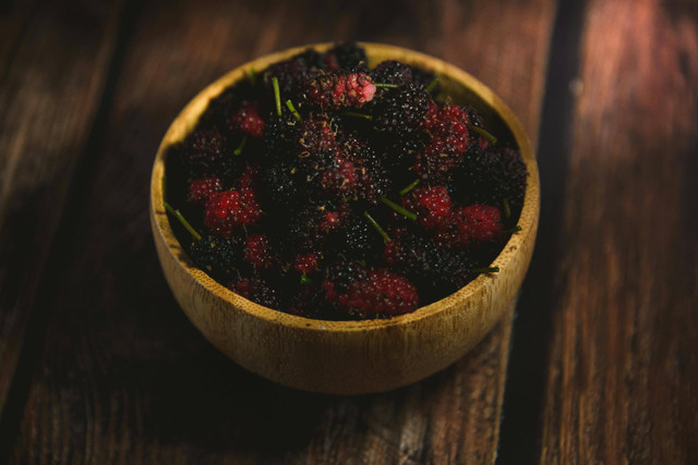 Ilustrasi Apa Perbedaan Murbei dan Blackberry, Foto: Pexels/Bruno Scramgnon