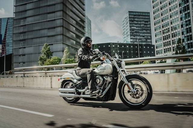 Sewa Motor di Solo. Foto Hanya Ilustrasi Bukan Tempat Sebenarnya. Sumber Foto: Unsplash.com/Harley-Davidson