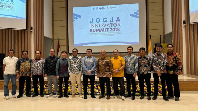 Foto bersama Jogja Innovator Summit di FMIPA UGM, Jumat (18/10). Foto: Arif UT/Pandangan Jogja