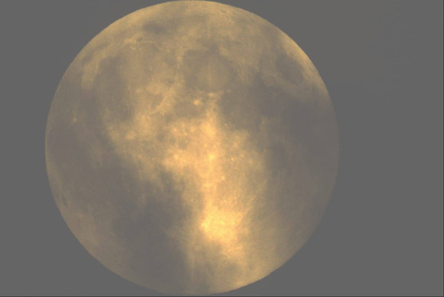 Fenomena Super Hunter’s Moon Teramati di Observatorium Unismuh Makassar