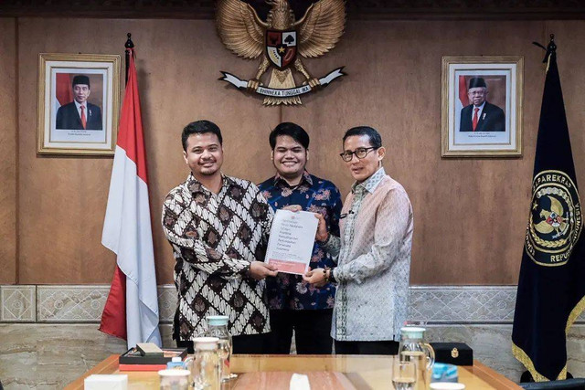 ITW diwakili Ichwan Abdillah dan Raja Sibarani masing-masing sebagai CEO dan COO, Policy Brief rutin kepada Sandiaga Uno (Menteri Pariwisata & Ekonomi Kreatif). Foto: Tubagus Ryan A/ITW