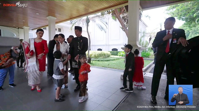 Presiden Joko Widodo berangkat menuju lokasi pelantikan Presiden dan Wakil Presiden periode 2024-2029 dari Istana Merdeka, Jakarta, Minggu (20/10/2024). Foto: YouTube/Sekretariat Presiden