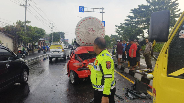 Kondisi kecelakaan di Ringroad Maguwoharjo, Depok, Sleman, Daerah Istimewa Yogyakarta (DIY), Sabtu (19/20/2024).Foto: Istimewa