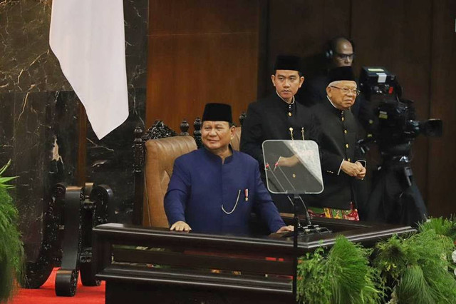 Presiden Prabowo Subianto berpidato usai dilantik menjadi presiden periode 2024-2029 di Gedung Nusantara, kompleks Parlemen, Senayan, Jakarta, Minggu (20/10/2024). Foto: Iqbal Firdaus/kumparan