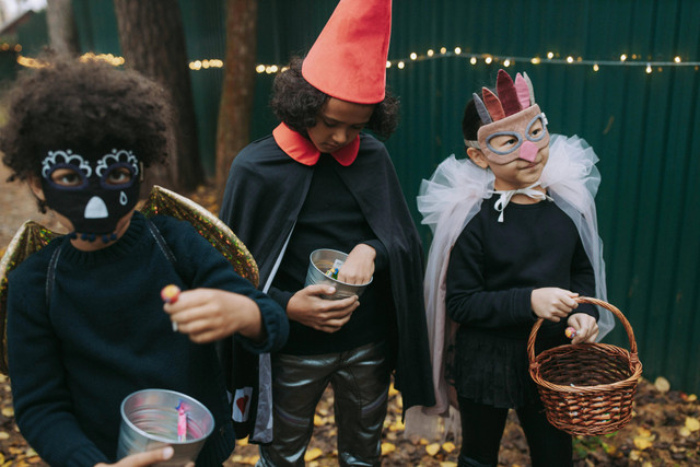 Sewa Kostum Halloween Jakarta. Foto hanya sebagai ilustrasi saja, bukan tempat sebenarnya. Sumber: Pexels/Yaroslav Shuraev.