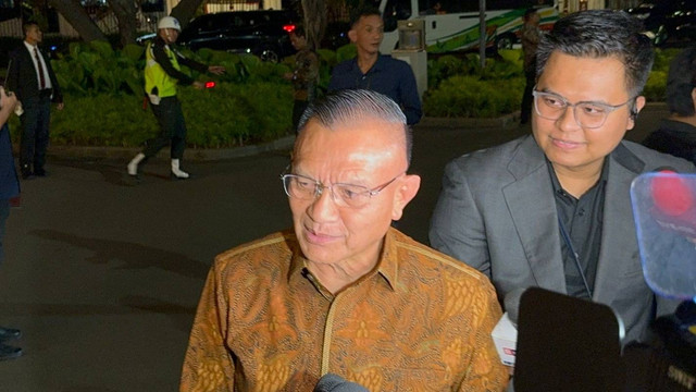 Lodewijk Freidrich Paulus tiba di Istana Kepresidenan, Jakarta, Minggu (20/10/2024). Foto: Luthfi Humam/kumparan