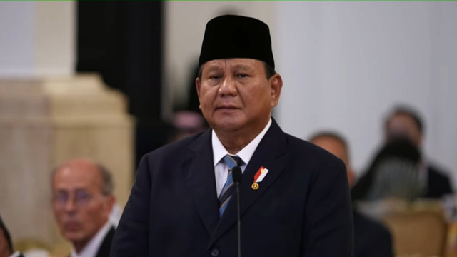 Presiden Prabowo Subianto menyampaikan sambutan saat jamuan santap malam pelantikan Presiden RI ke-8 di Istana Kepresidenan Jakarta, Minggu (20/10/2024). Foto: YouTube/Sekretariat Presiden