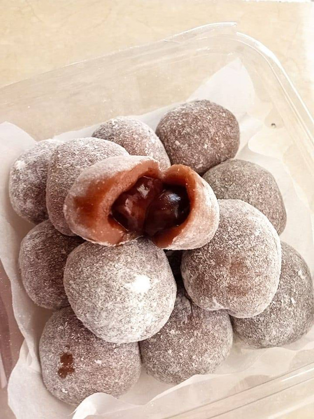 Gambar Mochi: Hidangan Penutup yang Bertekstur Kenyal Membuat Ketagihan. Sumber: Arsip Penulis