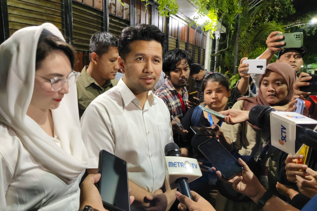 Emil Dardak saat di rumah Jokowi di Solo, Jawa Tengah, Minggu (20/10/2024). Foto: Arfiansyah Panji Purnandaru/kumparan